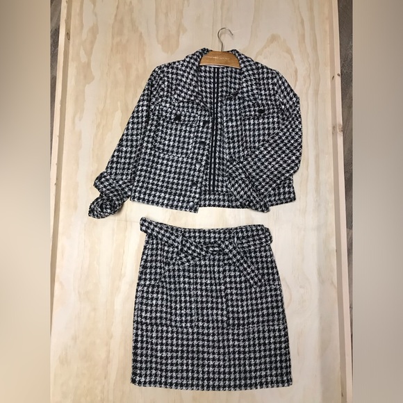 Esqualo jacket and skirt set size 6 - Picture 2 of 3